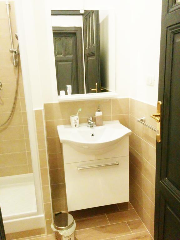 Ad Hoc Guest House Roma Quarto foto